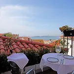 Solar Dos Mouros Guest house Lisbon