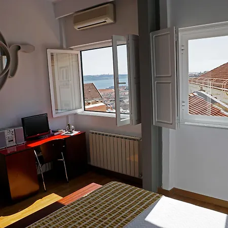 Guest house Solar Dos Mouros 4*